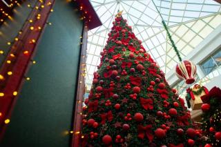 Escalado para o Natal ou Réveillon? Veja direitos, folgas e tudo que o trabalhador precisa saber