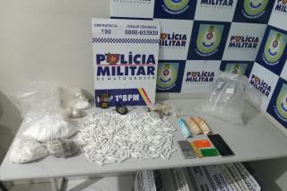 Polícia Militar prende homem por tráfico e apreende mais de 300 porções de drogas