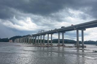 Construção da maior ponte de Mato Grosso alcança 60% de execução no Rio Juruena