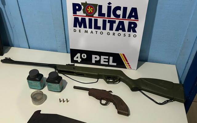 Homem é detido após denúncia de agressão e PM encontrar armas e munições em sítio 