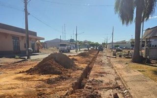 Prefeitura acusa Águas de Marcelândia de enterrar tubulações a menos de 50 cm e deixar esgoto parado há décadas