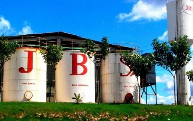 JBS paga R$ 3,9 milhões para encerrar processo após vazamento de amônia intoxicar 17 trabalhadores em MT