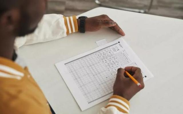Quatro concursos com 275 vagas e salários de até R$ 23,6 mil encerram inscrições nesta quinta em MT