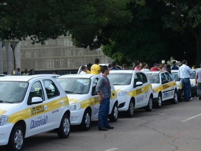 Fim da baliza, prova de rampa e carro automático: o que muda pra tirar CNH em SP em 2026?