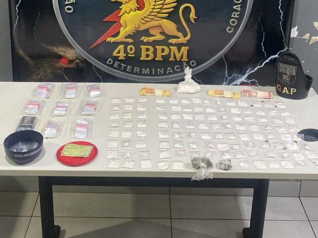 Polícia Militar prende três homens e apreende mais de 200 porções de entorpecentes