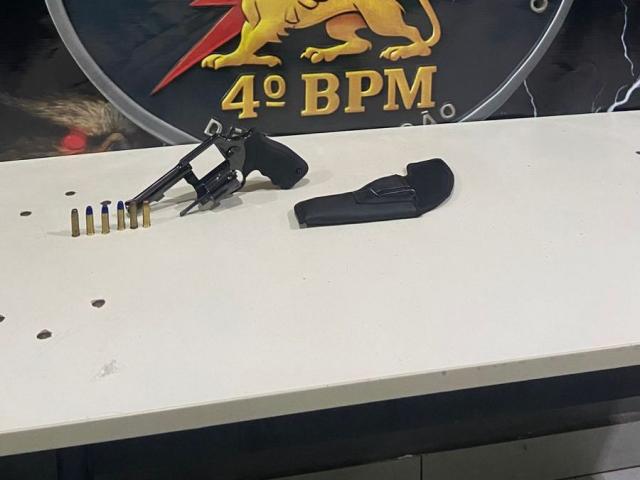 Polícia Militar prende homem com revólver e munições em borracharia de Várzea Grande