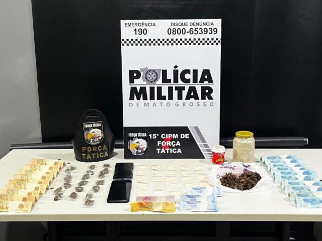 Força Tática prende dupla por tráfico de drogas e apreende 42 porções de entorpecentes