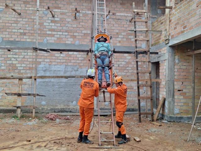 Corpo de Bombeiros resgata vítimas em andaime e telhado em ocorrências registradas em Alta Floresta e Sinop