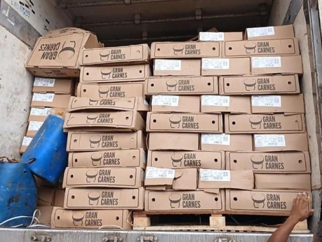 Carga de carne de R$ 1 milhão roubada em SP com motorista sequestrado é recuperada em Várzea Grande