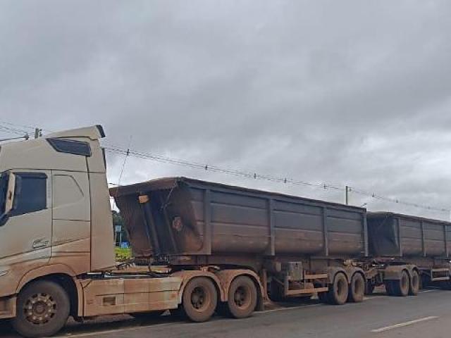 Caminhoneiros são presos com 100 toneladas de defensivos agrícolas roubados na BR-163