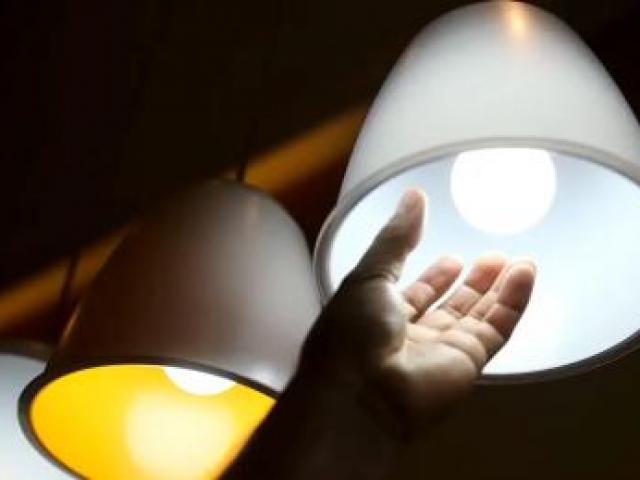 Aneel mantém bandeira verde e conta de luz não terá acréscimo em abril deste ano
