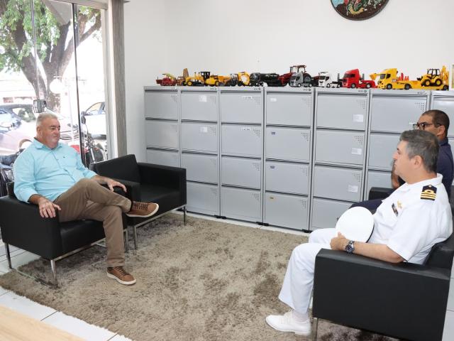 Presidente da Câmara recebe Capitão dos Portos Jorge Henrique de Sá