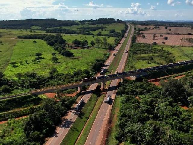 Vídeo mostra operações e trilhos da ferrovia estadual de MT; a primeira no Brasil