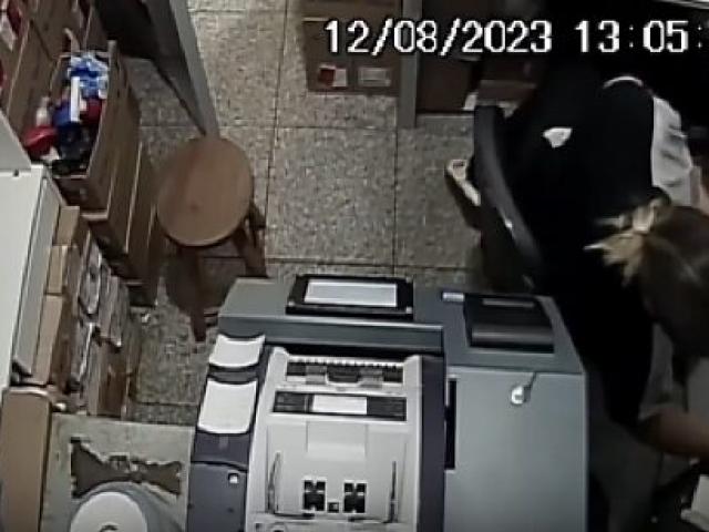 Fantástico mostra ex-funcionária retirando bilhete premiado da Mega do cofre de lotérica em Sinop