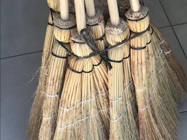 Produção de vassoura caipira resiste ao tempo e gera renda no campo