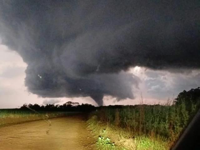 Tornado é registrado em cidades do noroeste do RS; veja vídeo