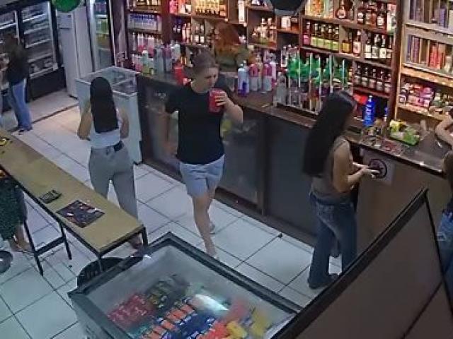 Câmeras mostram motorista bebendo antes causar colisão que matou criança de 4 anos em Sorriso