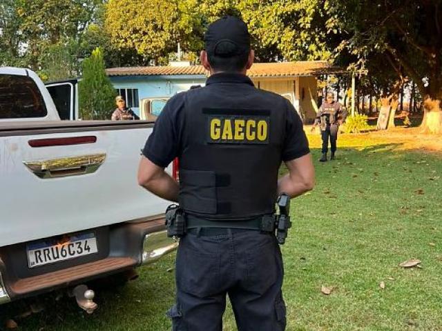 Gaeco cumpre 21 mandados e bloqueia R$120 milhões em operação contra desvio de grãos em MT