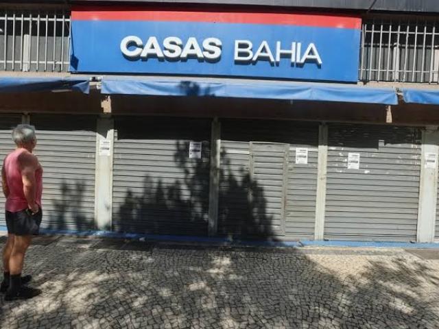 Justiça dá cinco dias para Casas Bahia reintegrar 3 mil demitidos