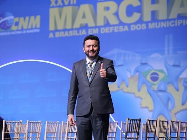 Recém-empossado, presidente da AMM já forma chapa de prefeitos para se reeleger em pleito 
