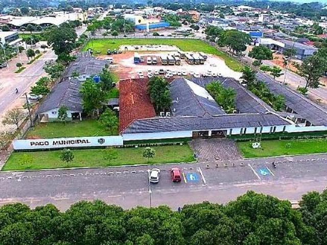 Servidora ameaça cortar dedos de colega com tesoura e é suspensa em MT