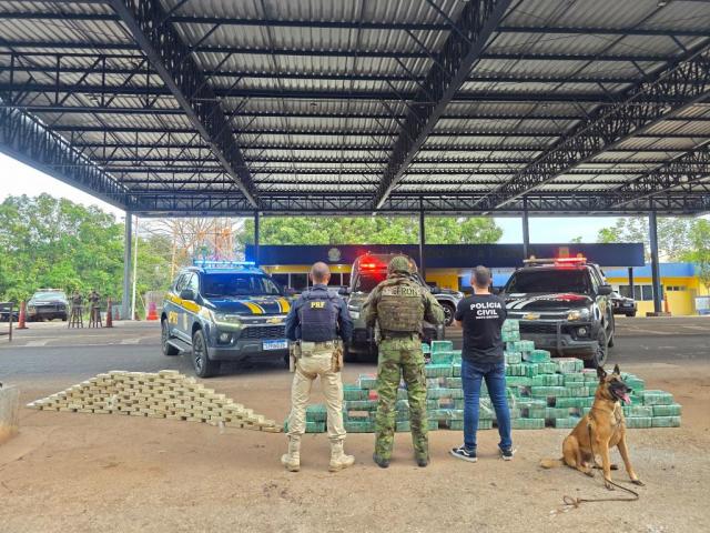 Forças de segurança apreendem 550 quilos de cocaína e causam R$ 9,9 milhões de prejuízo às facções