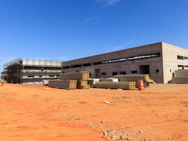 Construções dos quatro novos Hospitais Regionais avançaram em 2023; veja status das obras