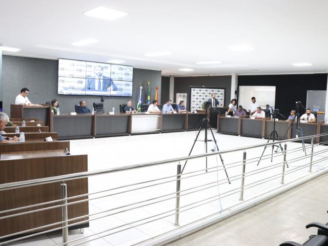 Vereadores cobram melhorias da Energisa durante Audiência Pública realizada pela Câmara Municipal