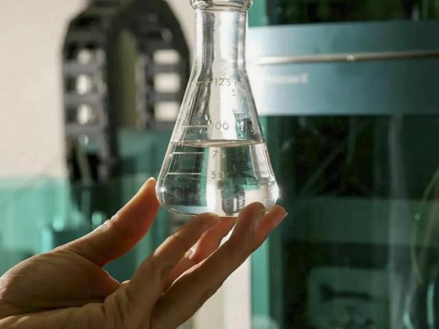 Novos lotes de bebida sob suspeita de contaminação por metanol