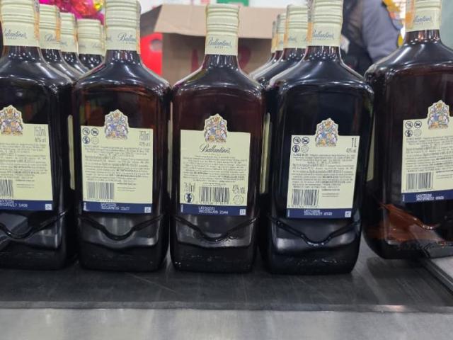Fiscalização conjunta apreende 30 garrafas de whisky suspeitas de adulteração com metanol em Itanhangá