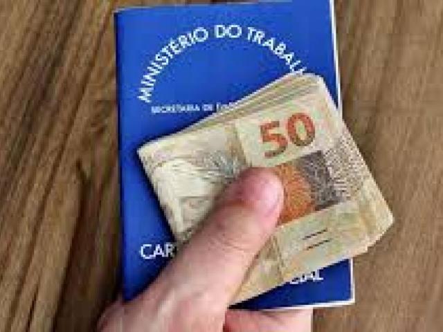 Segunda parcela do 13º salário deve ser paga até sexta-feira