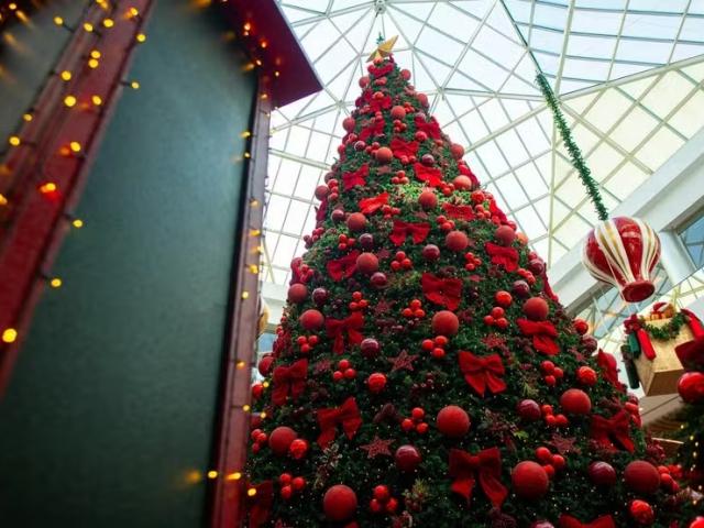 Escalado para o Natal ou Réveillon? Veja direitos, folgas e tudo que o trabalhador precisa saber