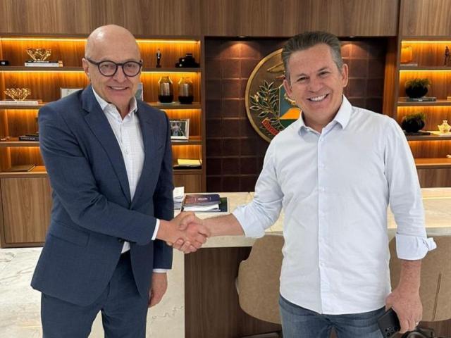 Vice-governador Otaviano Pivetta assume comando do Estado
