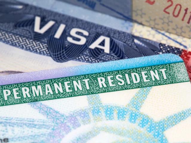 Governo Trump congela emissão de vistos de imigrantes para cidadãos do Brasil e de mais 74 países