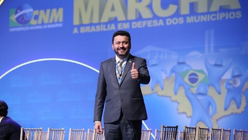 Recém-empossado, presidente da AMM já forma chapa de prefeitos para se reeleger em pleito 