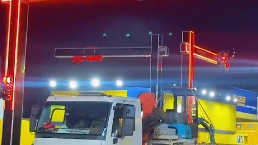 Sinop instala semáforo que alerta pedestres que atravessam olhando o celular; vídeo
